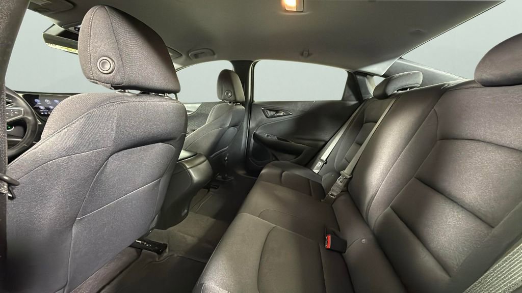 Used 2025 Chevrolet Malibu RS FWD image 26