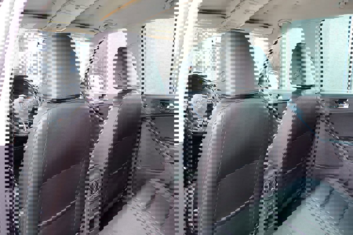 Used 2013 Volkswagen Tiguan SE image 26