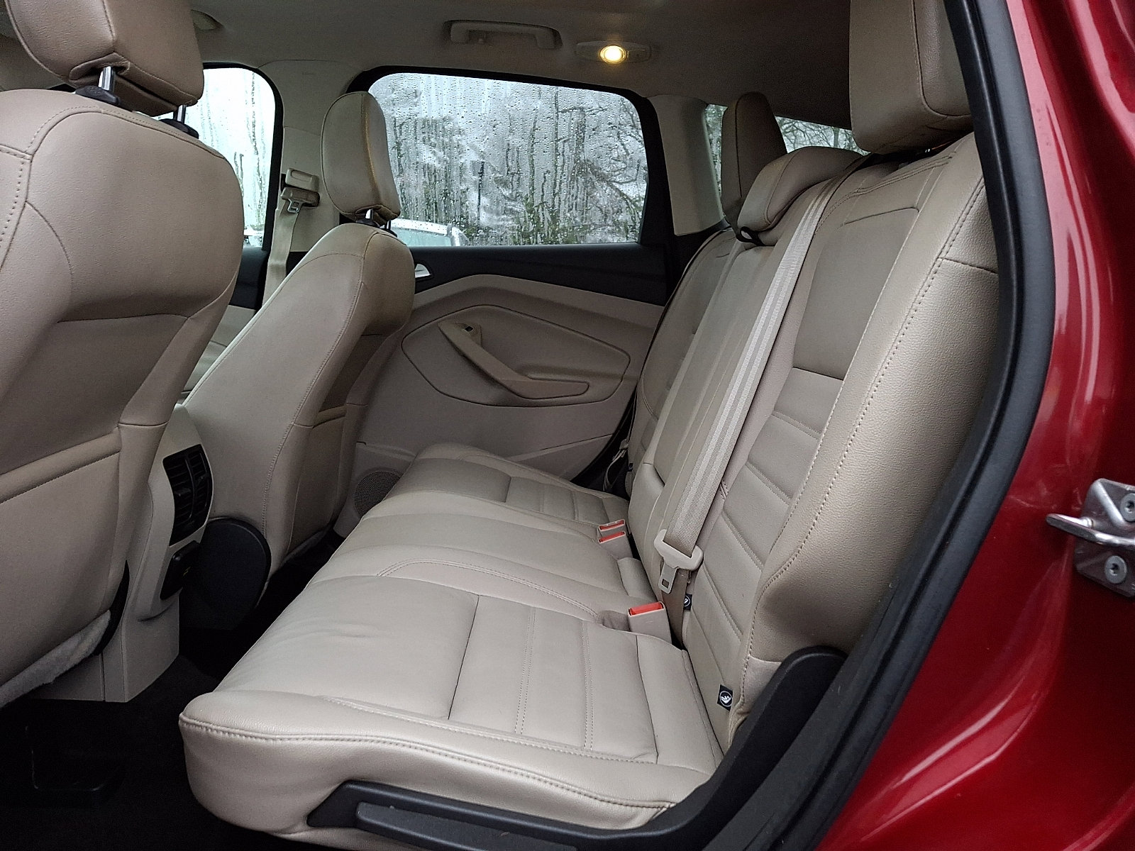 Used 2018 Ford Escape Titanium image 10