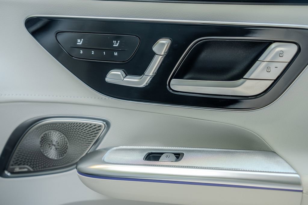 Used 2023 Mercedes-Benz EQE 500 4MATIC Sedan image 15