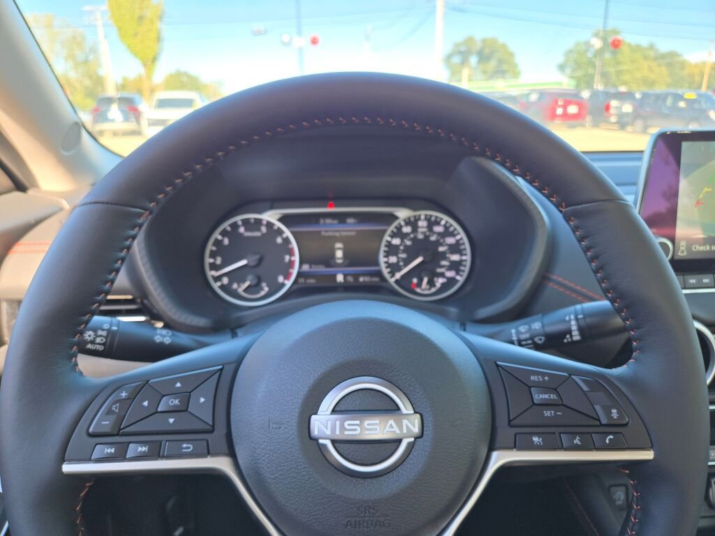 Used 2025 Nissan Sentra SR w/ SR Premium Package image 32