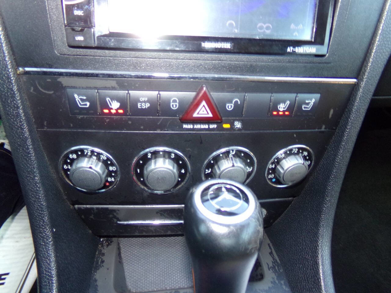 Used 2011 Mercedes-Benz SLK 300 image 50