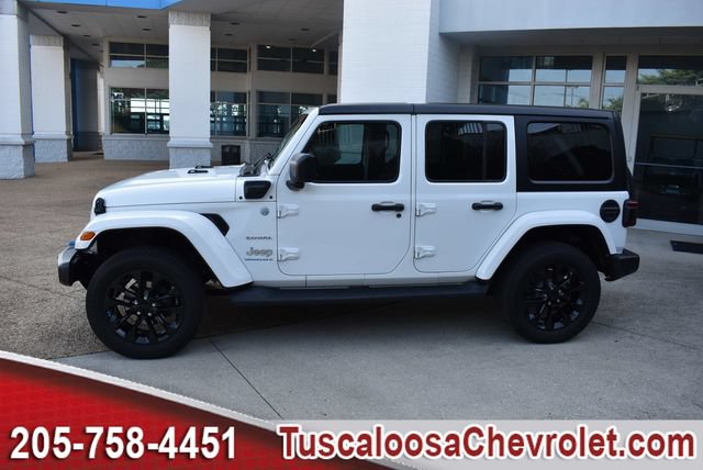 Used 2023 Jeep Wrangler Unlimited Sahara w/ Cold Weather Group AWD/4WD image 7