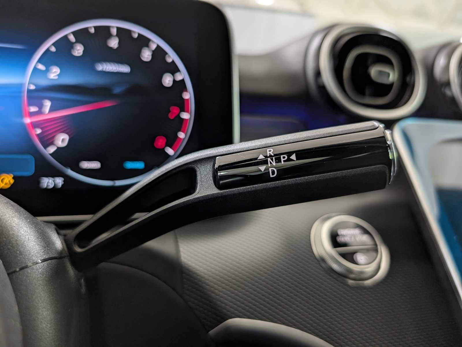 Used 2025 Mercedes-Benz C 300 4MATIC Sedan image 30