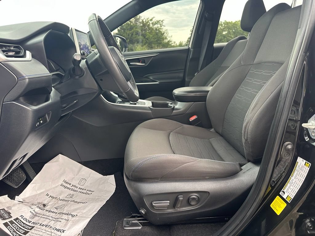 Used 2023 Toyota RAV4 SE AWD/4WD image 11