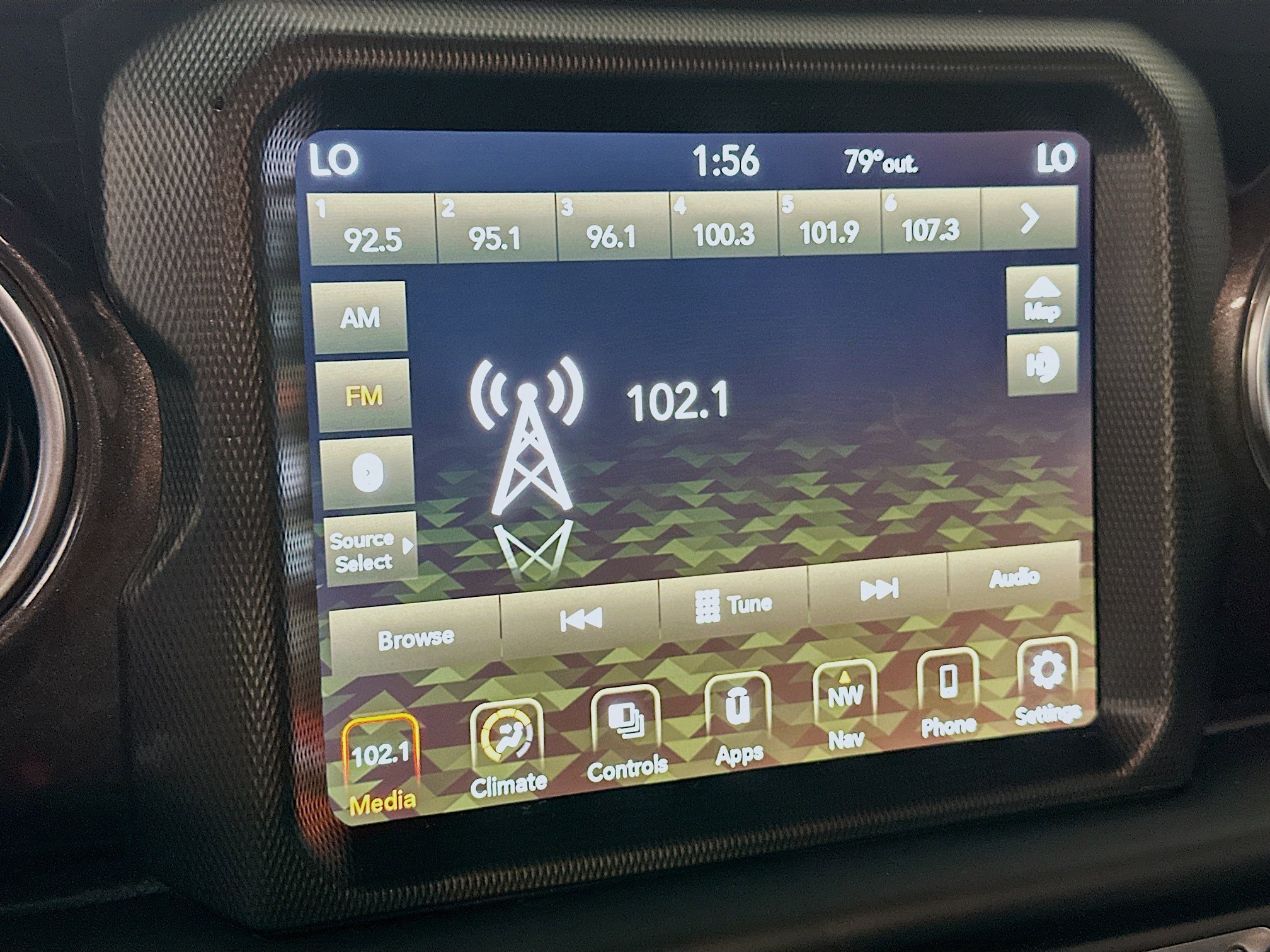 Used 2022 Jeep Wrangler Unlimited Sahara AWD/4WD image 19