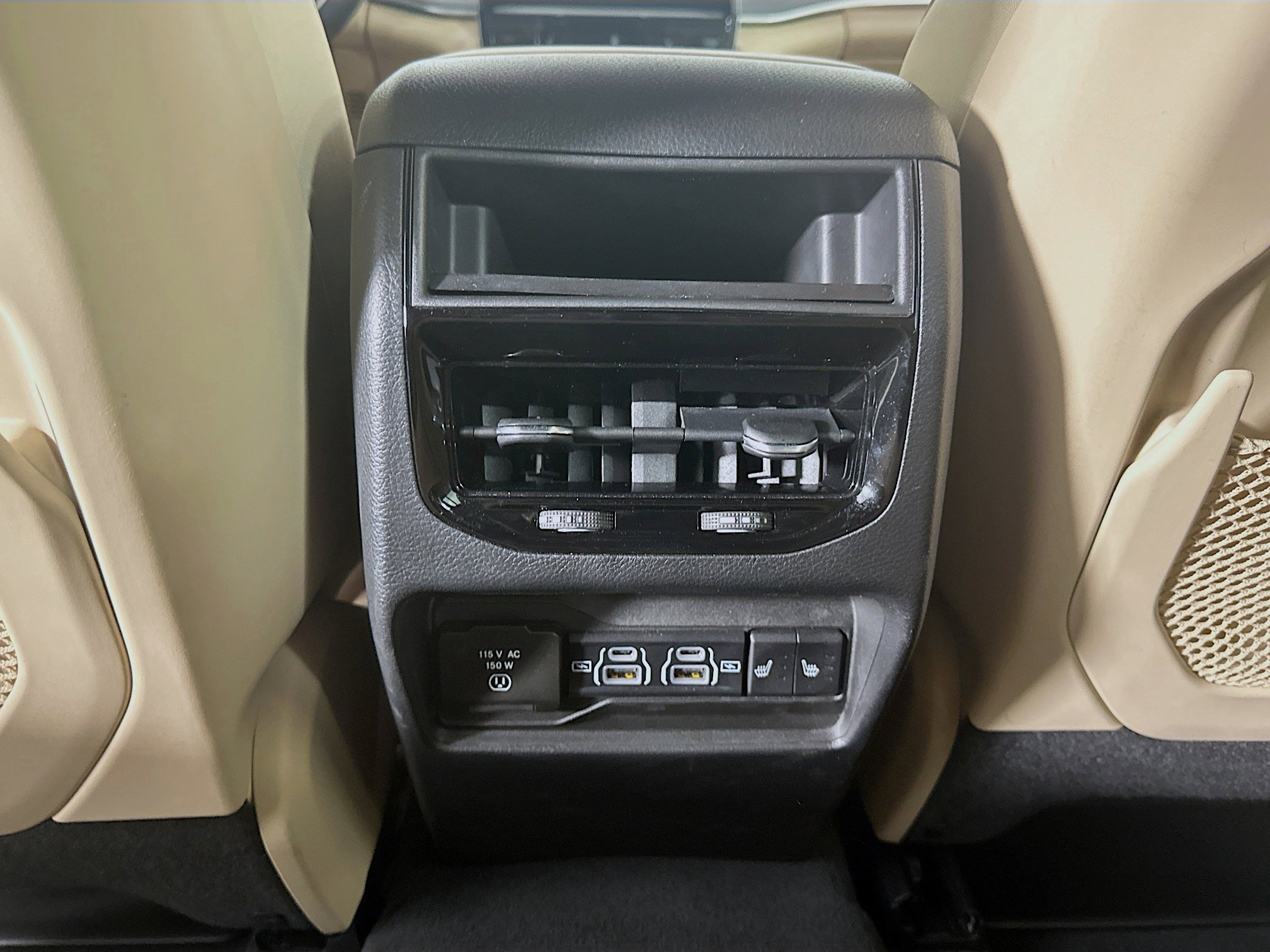 Used 2023 Jeep Grand Cherokee Limited image 28