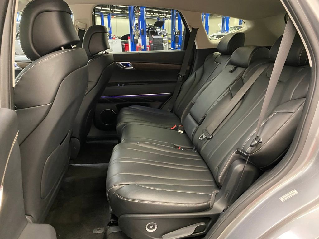 Used 2024 Genesis GV80 2.5T image 16