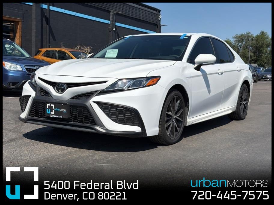 Used 2023 Toyota Camry SE FWD image 1