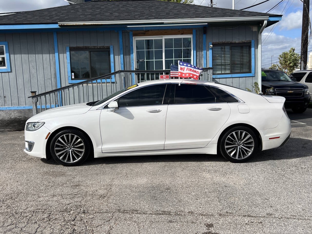 Used 2018 Lincoln MKZ Select w/ Select Plus Package FWD image 9