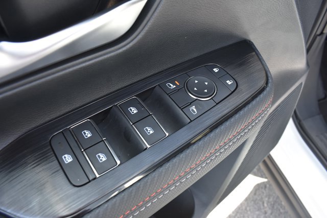 Used 2025 Nissan Kicks SR FWD image 12