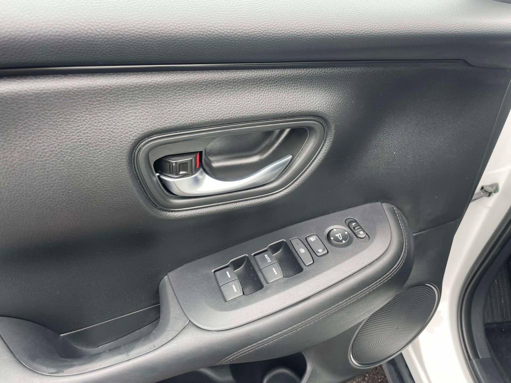 Certified 2025 Honda HR-V LX image 16