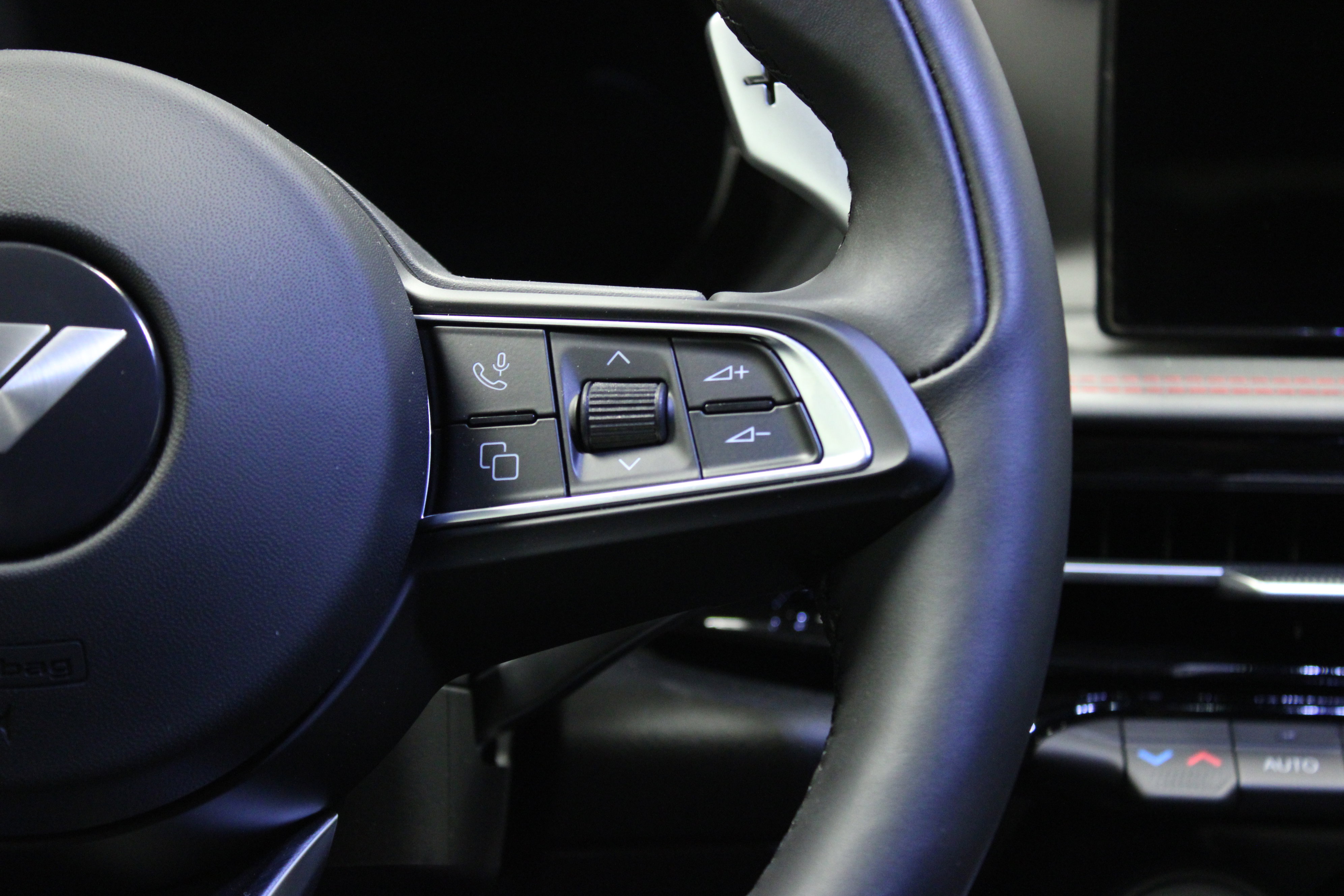 New 2024 Dodge Hornet R/T Plus w/ Tech Pack Plus w/o Parking image 23