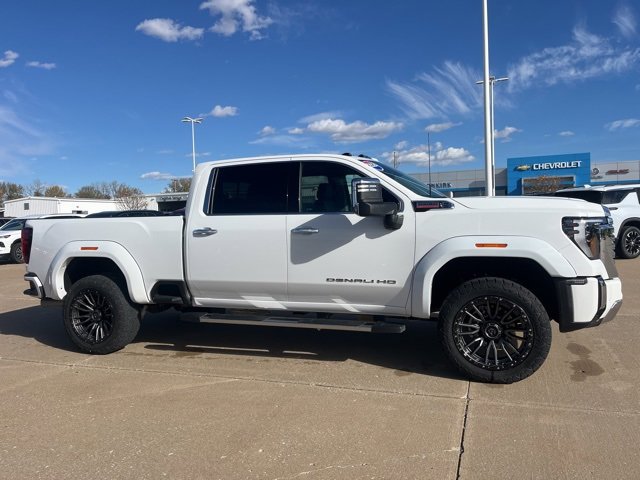 Used 2024 GMC Sierra 2500 Denali w/ Denali Reserve Package image 2