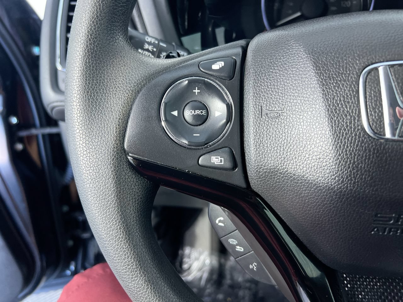 Used 2022 Honda HR-V EX image 16