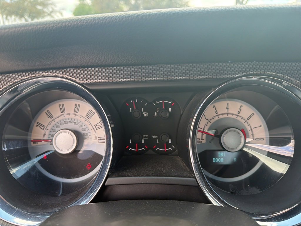 Used 2010 Ford Mustang GT Premium image 4