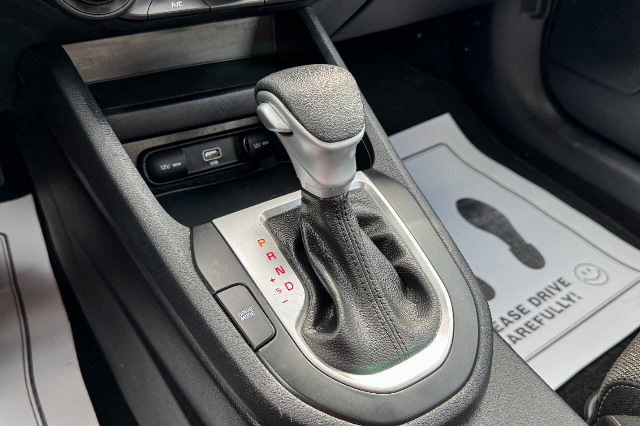 Used 2022 Kia Forte LXS w/ LXS Technology Package FWD image 28