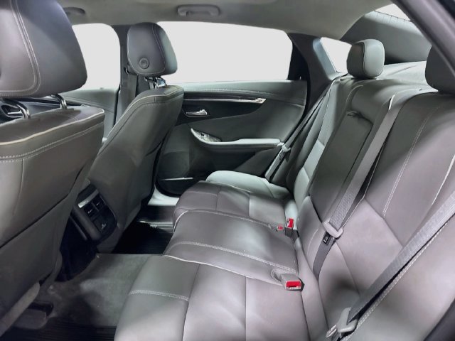 Used 2015 Chevrolet Impala LTZ FWD image 16