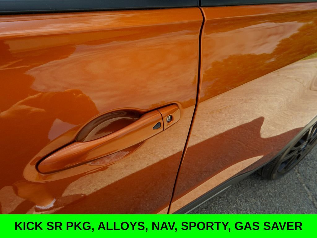 Used 2024 Nissan Kicks SR FWD image 8