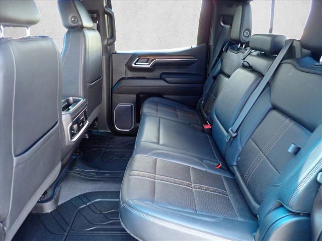 Used 2023 Chevrolet Silverado 1500 High Country w/ Technology Package AWD/4WD image 7