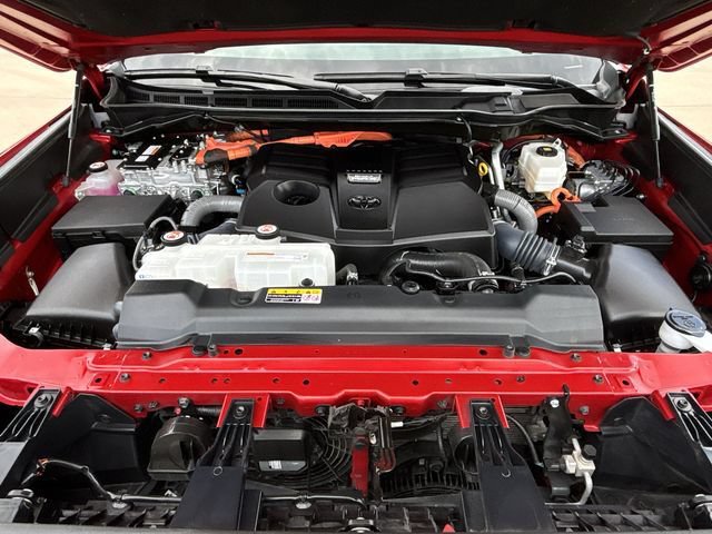 Used 2025 Toyota Sequoia Limited AWD/4WD image 32