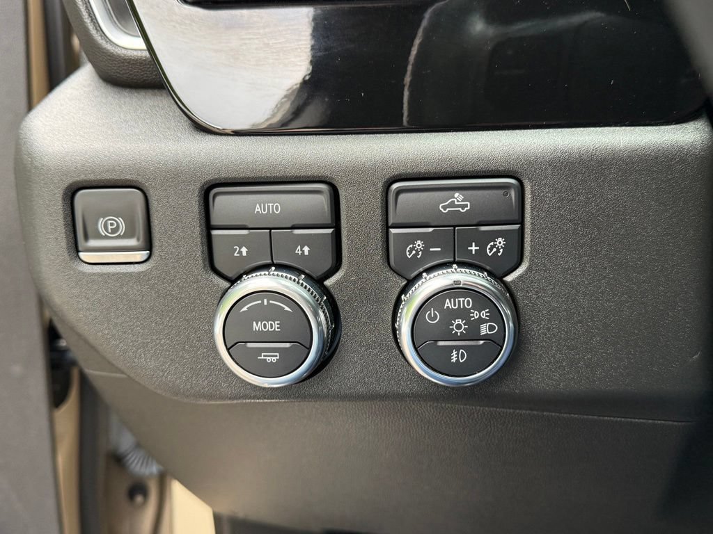 Used 2023 GMC Sierra 1500 Elevation w/ LPO, Elevation Black Package AWD/4WD image 22