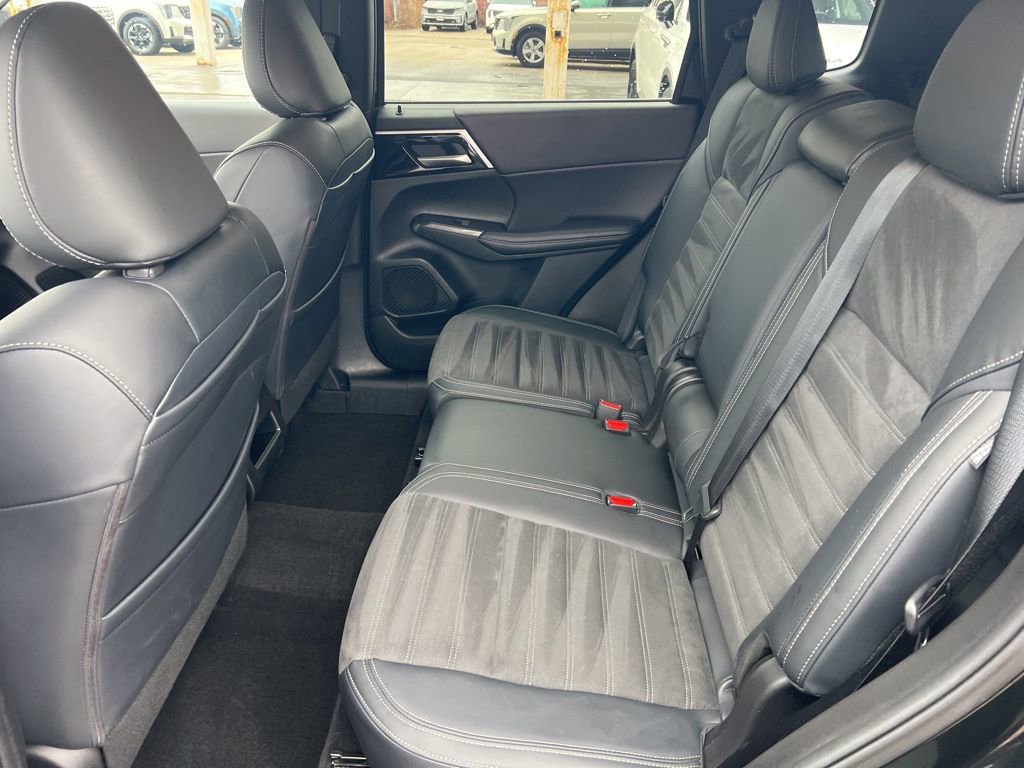 Used 2024 Mitsubishi Outlander SE image 8