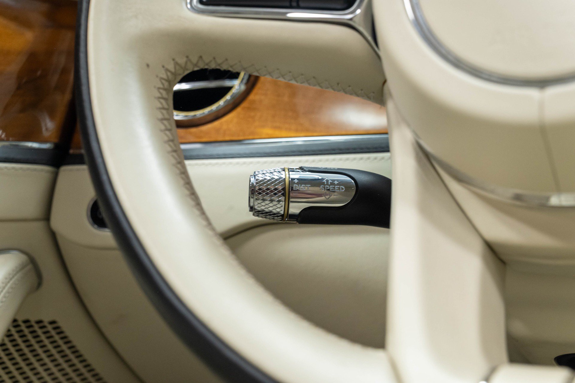 Used 2021 Bentley Flying Spur W12 AWD/4WD image 33