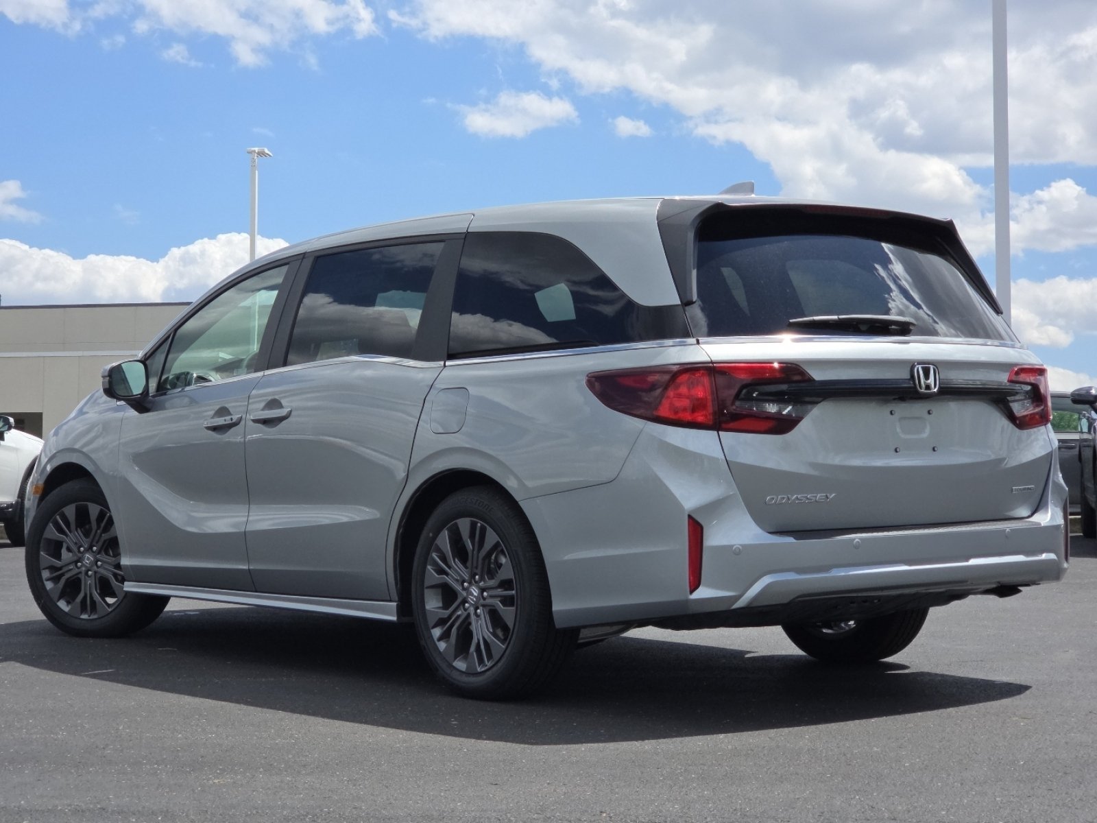 New 2026 Honda Odyssey Touring image 16