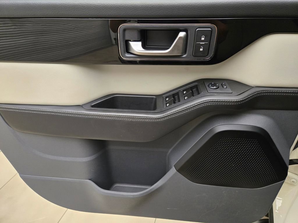 Used 2024 INEOS Grenadier Fieldmaster Edition image 29