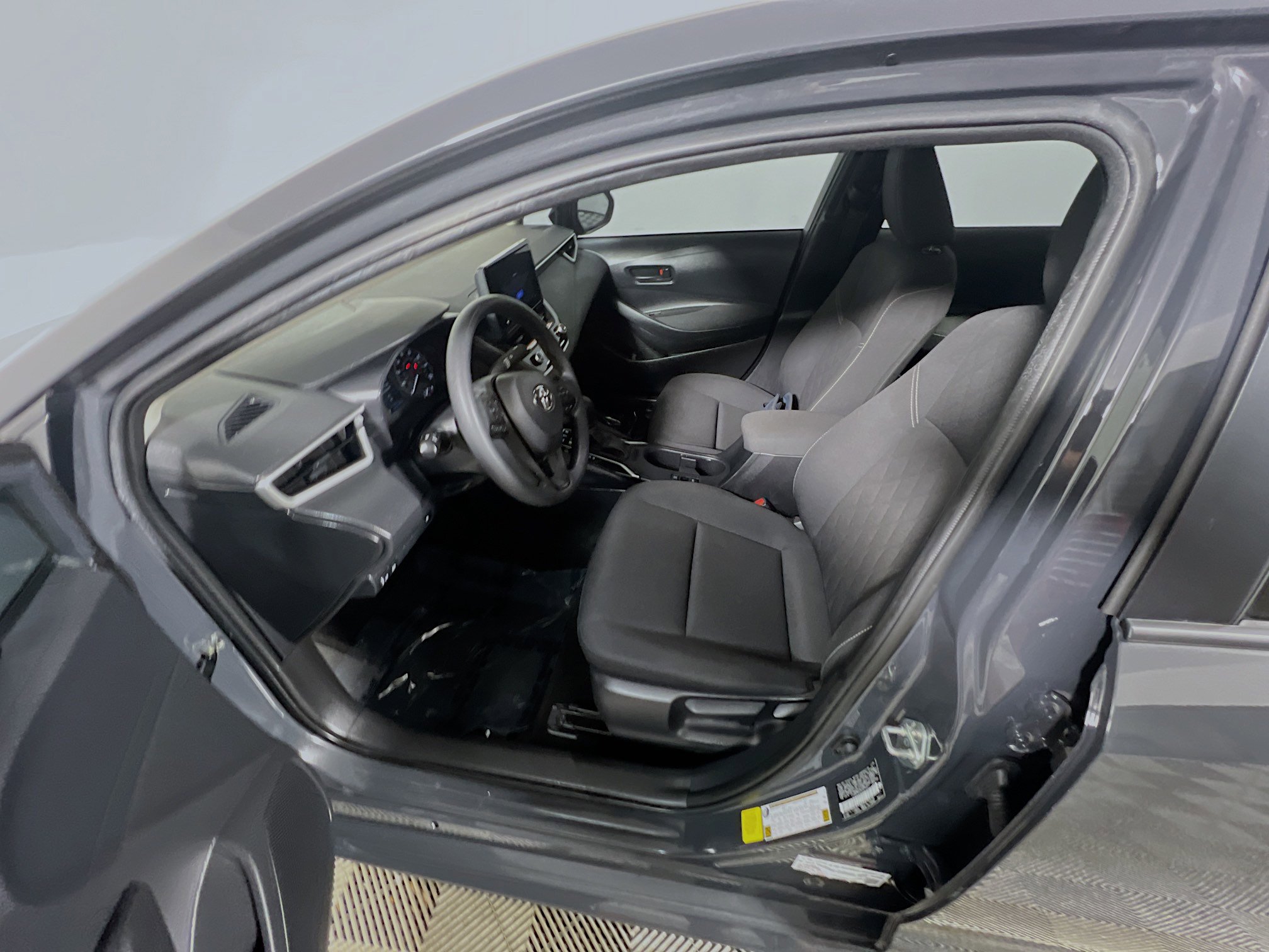 Used 2025 Toyota Corolla LE w/ LE Premium Package image 15