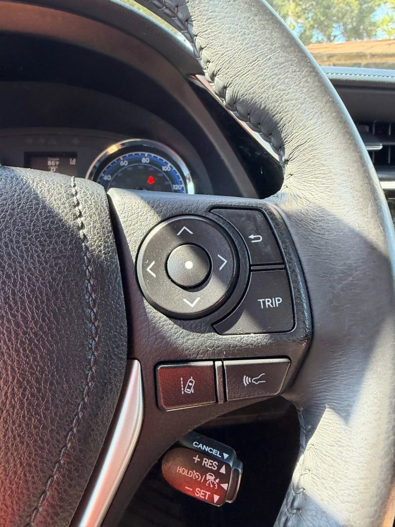 Used 2017 Toyota Corolla SE w/ SE Premium Package FWD image 20