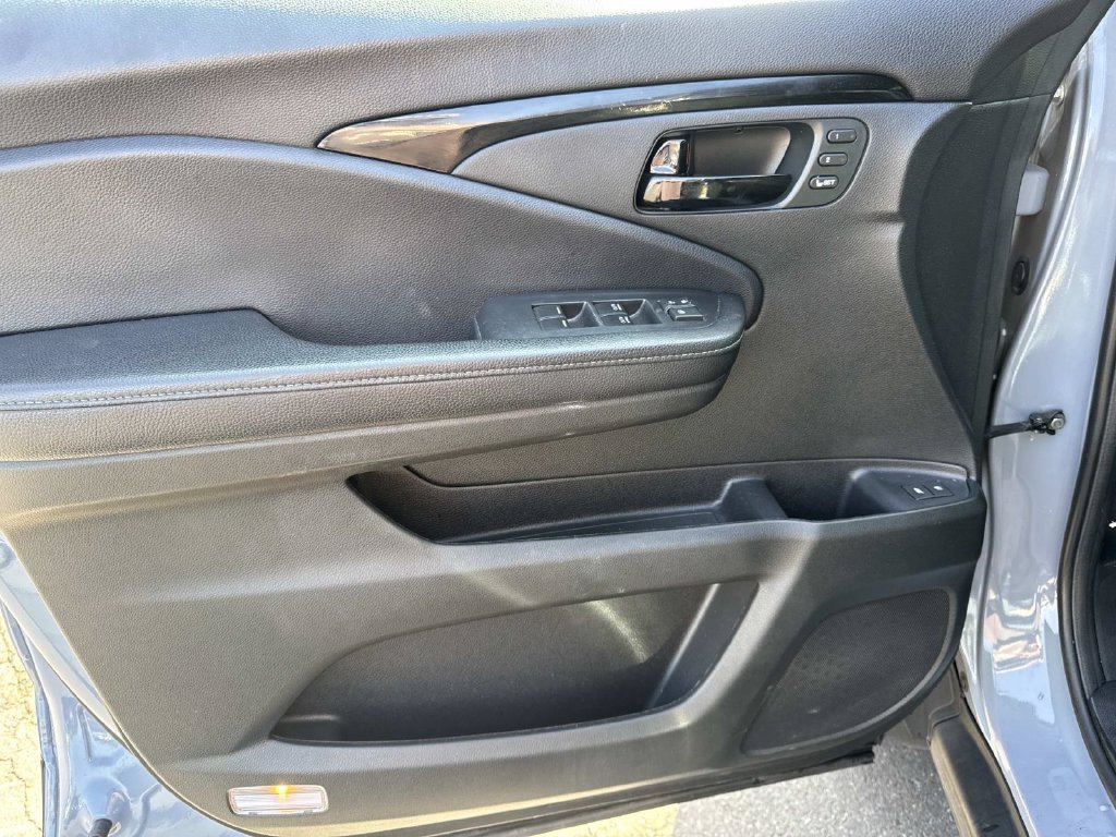 Used 2023 Honda Passport Elite image 16