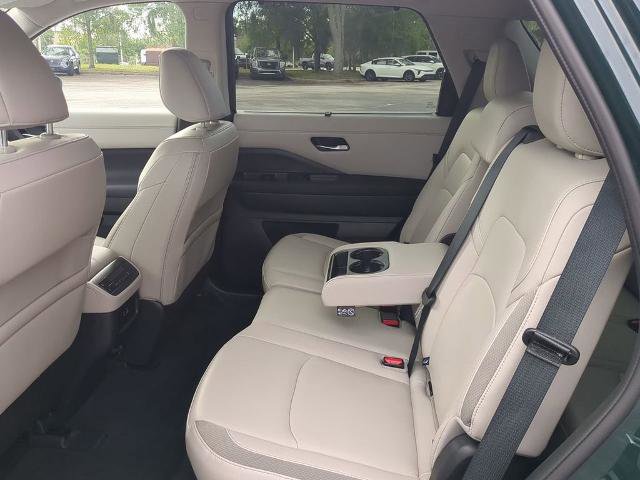 Certified 2025 Nissan Pathfinder SL image 14
