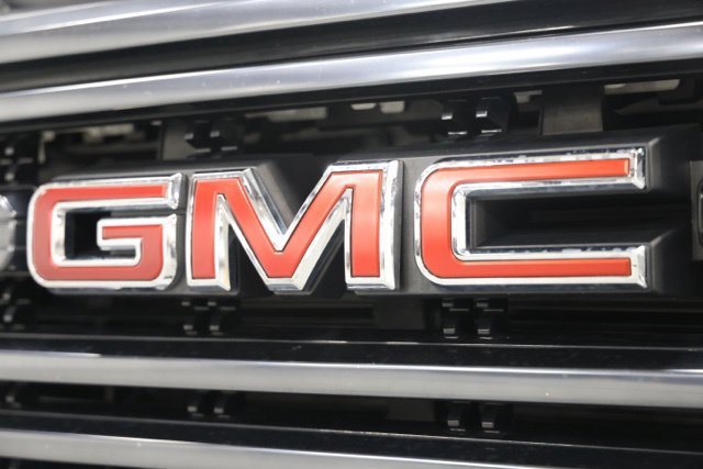 Used 2020 GMC Sierra 1500 AT4 w/ AT4 Premium Package AWD/4WD image 4