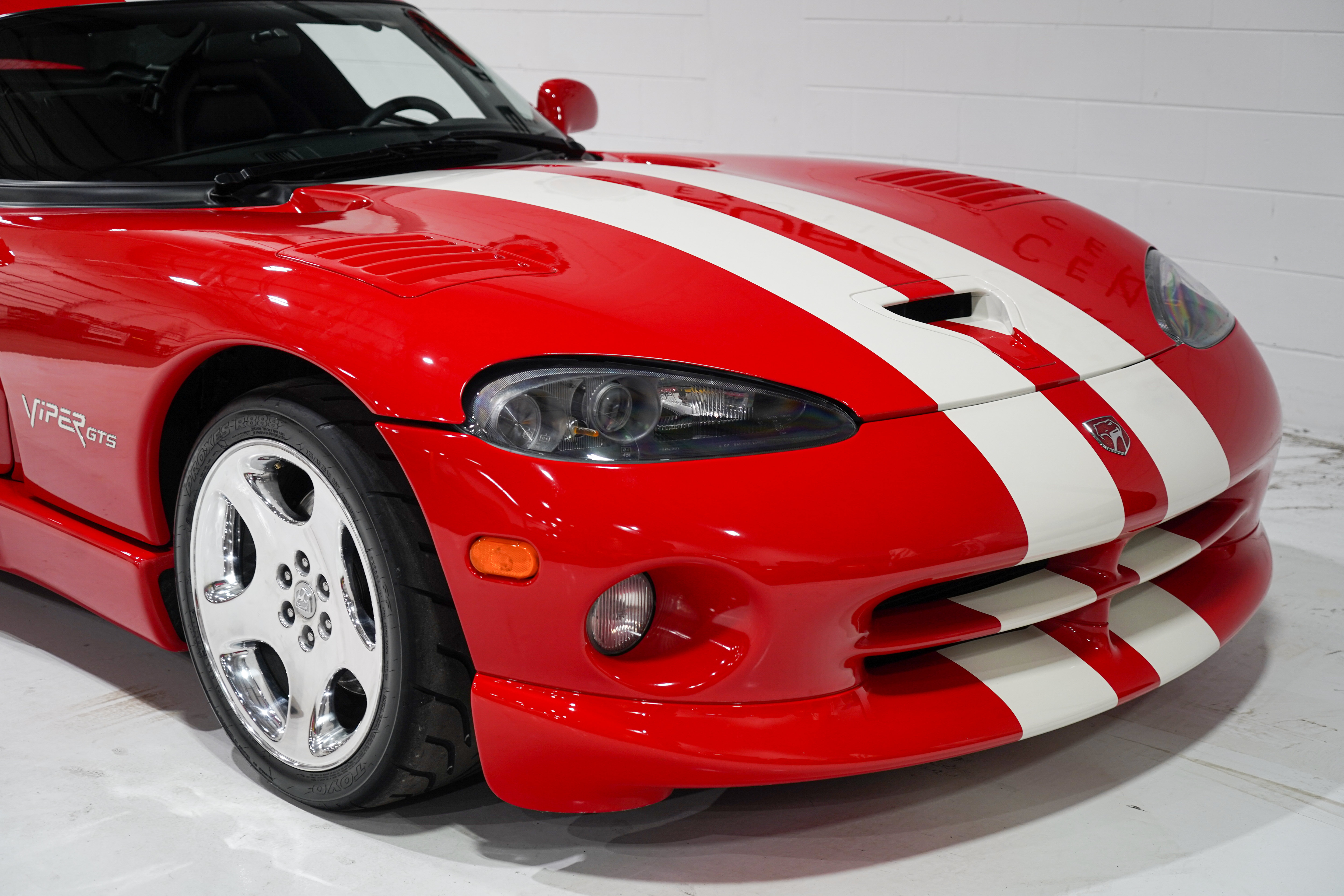 Used 2002 Dodge Viper GTS RWD image 24
