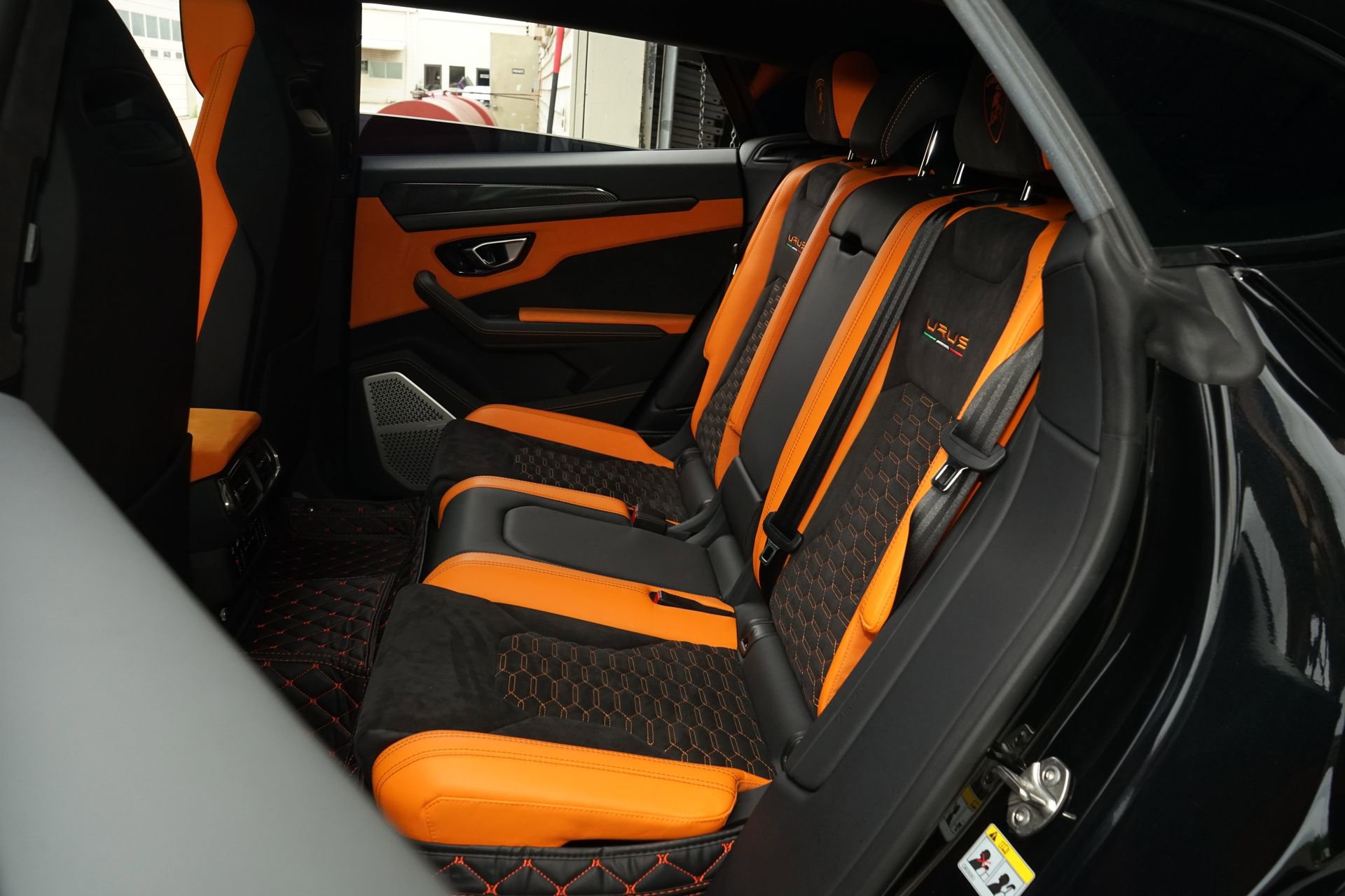 Used 2022 Lamborghini Urus image 24