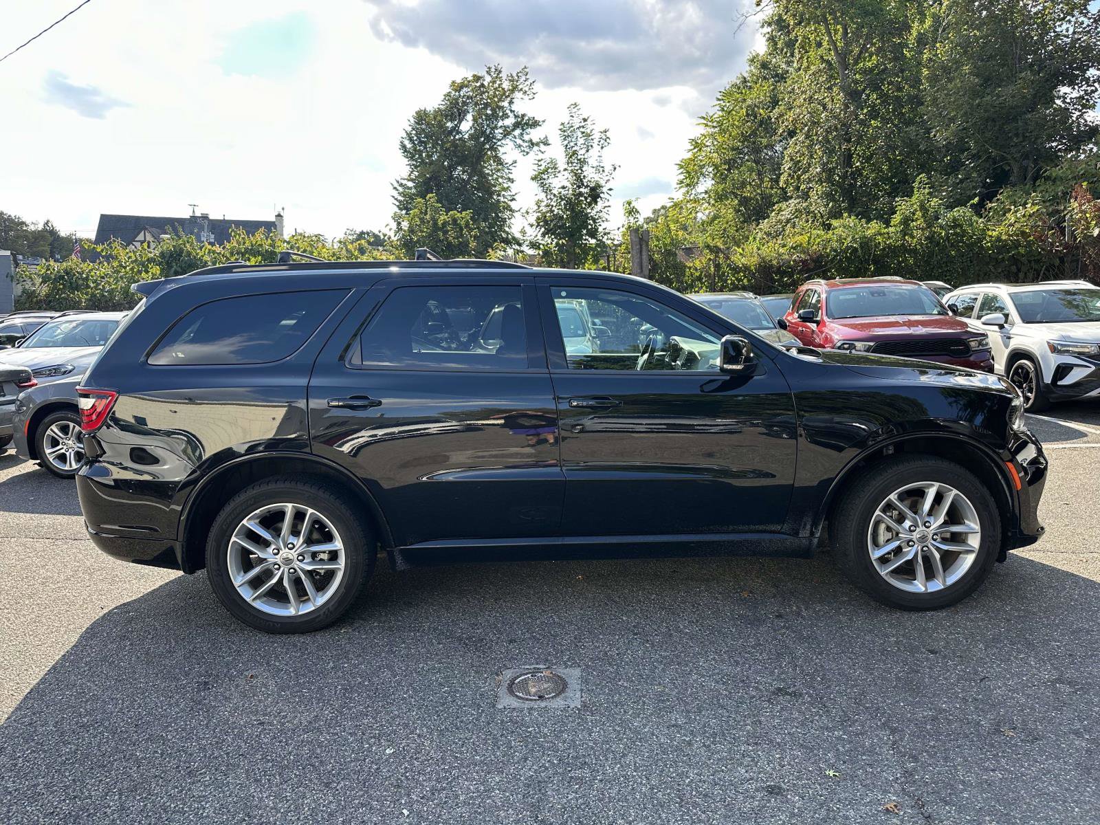 Used 2023 Dodge Durango GT image 2