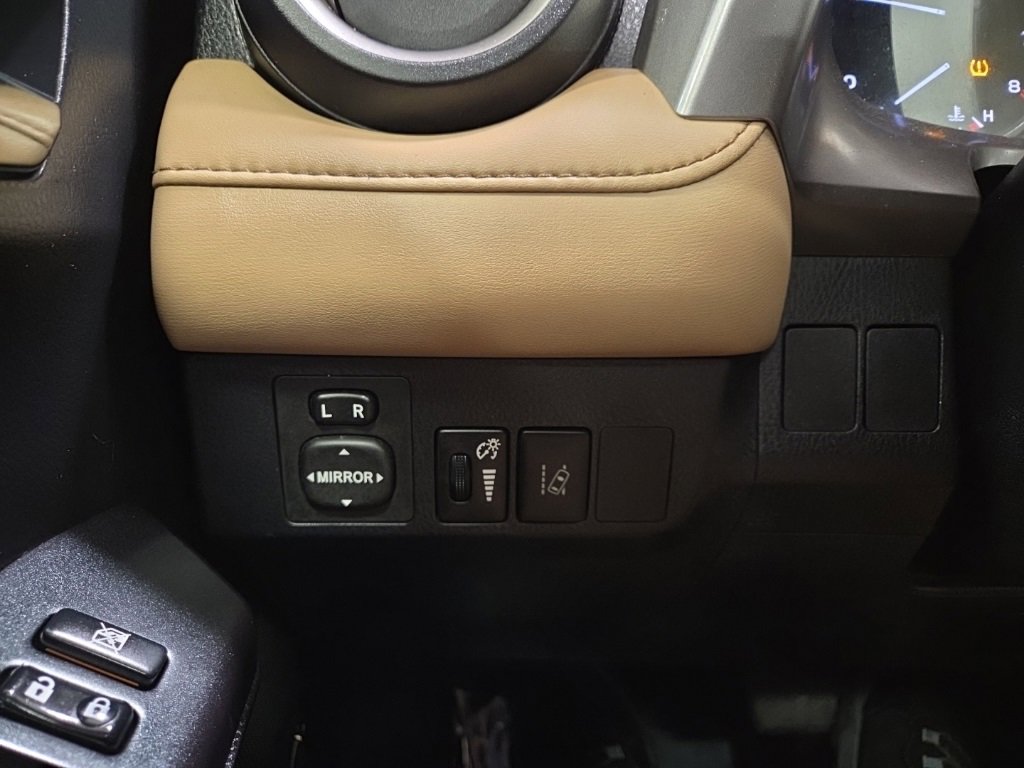 Used 2018 Toyota RAV4 XLE w/ Plus Extra Value Package image 24