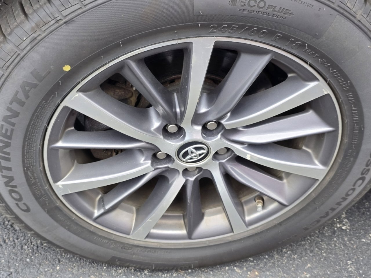 Used 2019 Toyota Highlander XLE AWD/4WD image 12