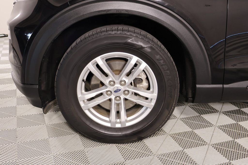 Used 2023 Ford Explorer XLT w/ Equipment Group 202A image 18