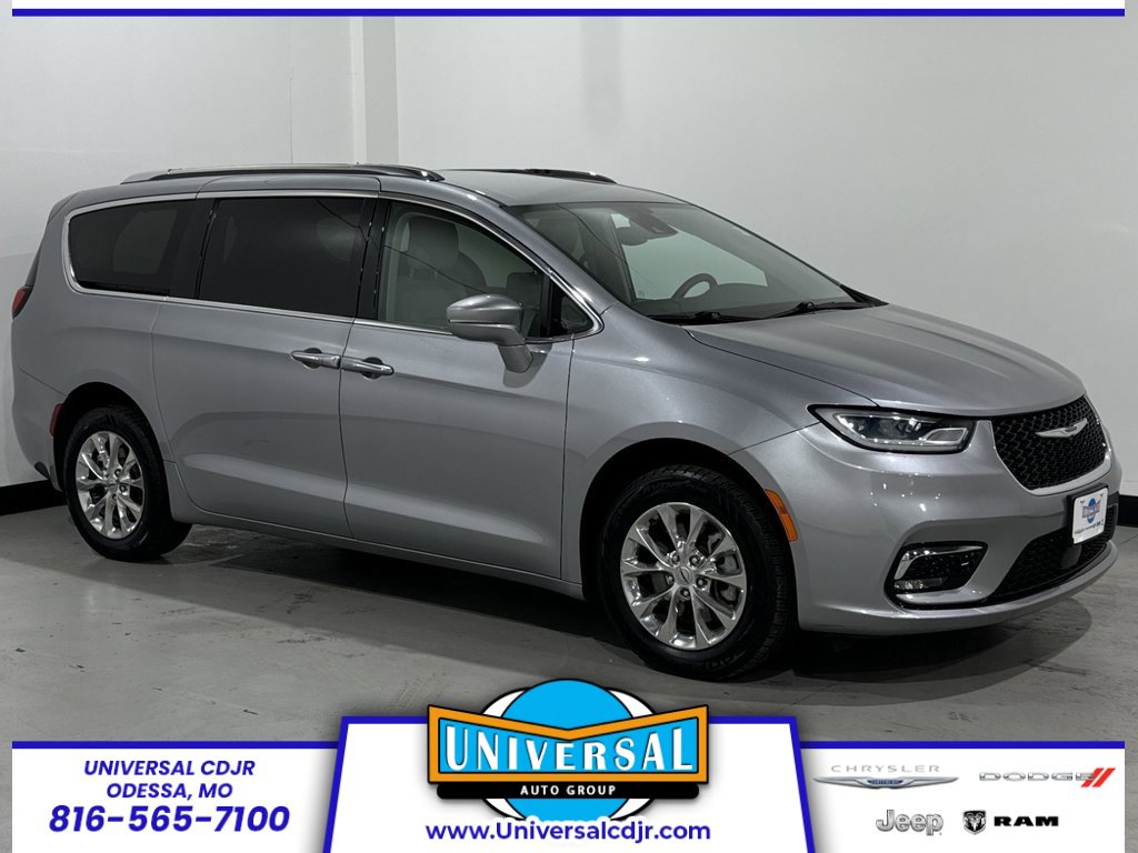 Used 2021 Chrysler Pacifica Touring-L