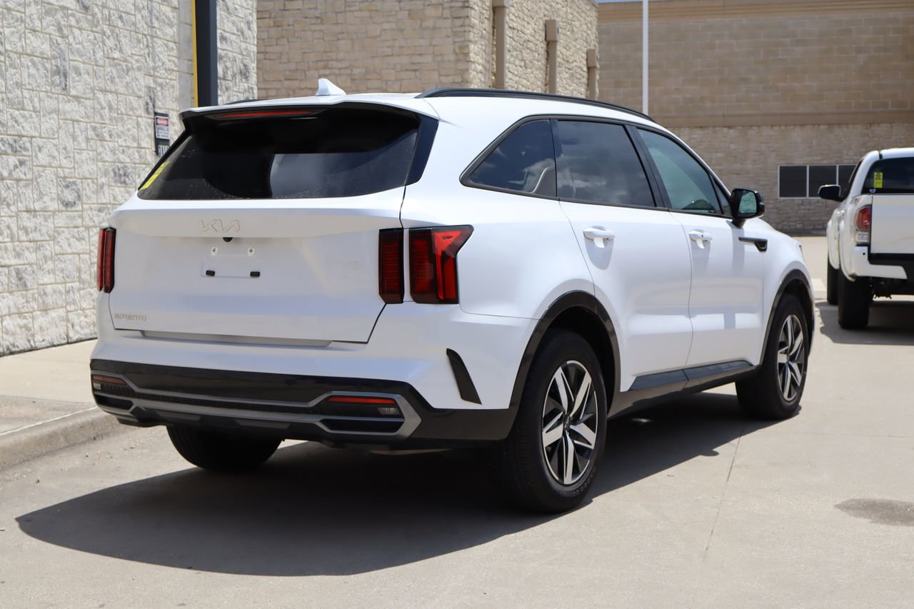 Used 2023 Kia Sorento EX FWD image 3