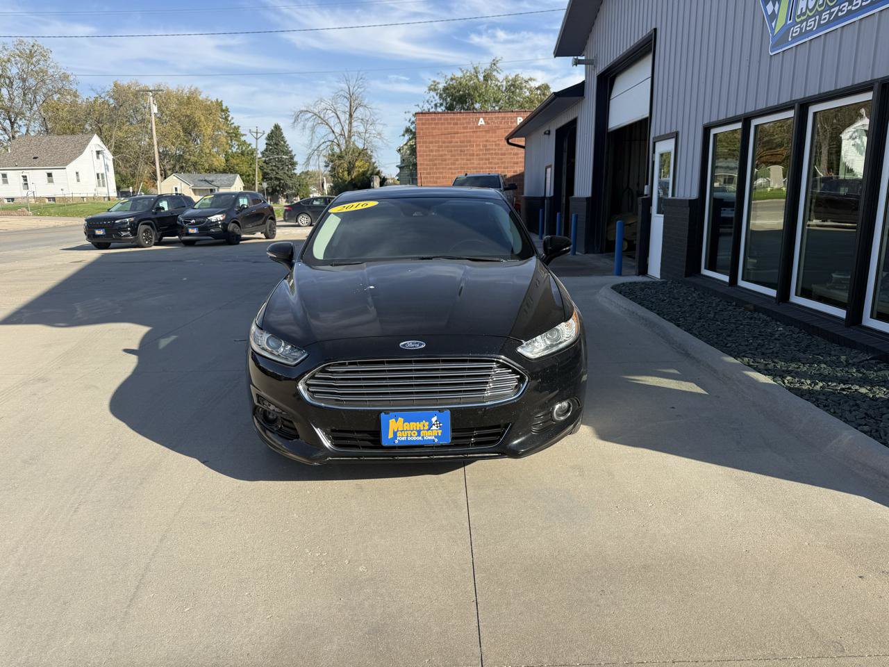 Used 2016 Ford Fusion Titanium AWD/4WD image 2