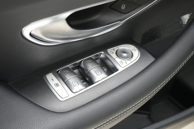 Used 2023 Mercedes-Benz E 450 4MATIC Cabriolet image 44