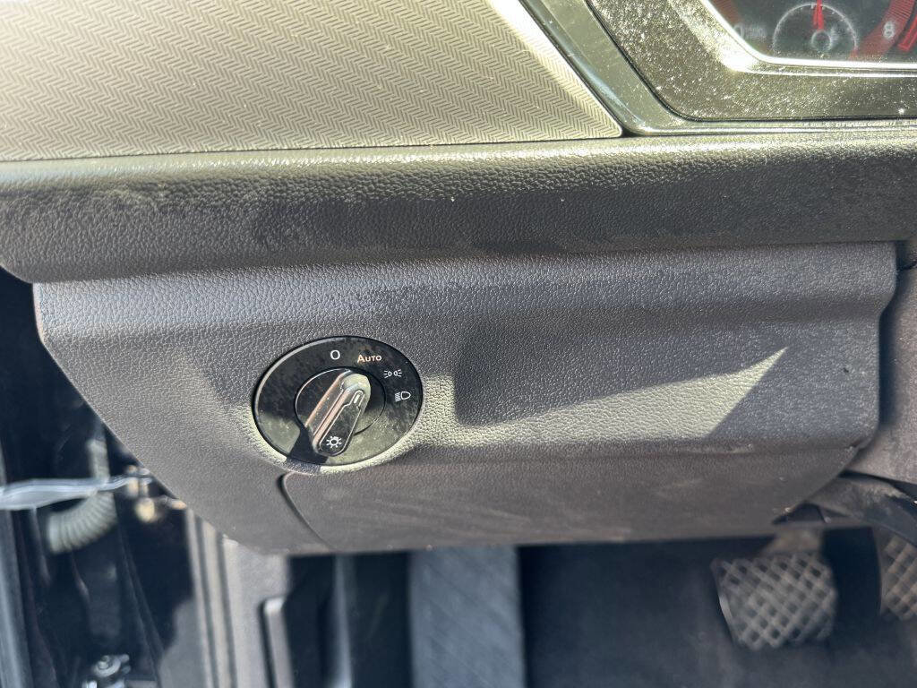 Used 2019 Volkswagen Jetta S w/ Driver Assistance Package image 13