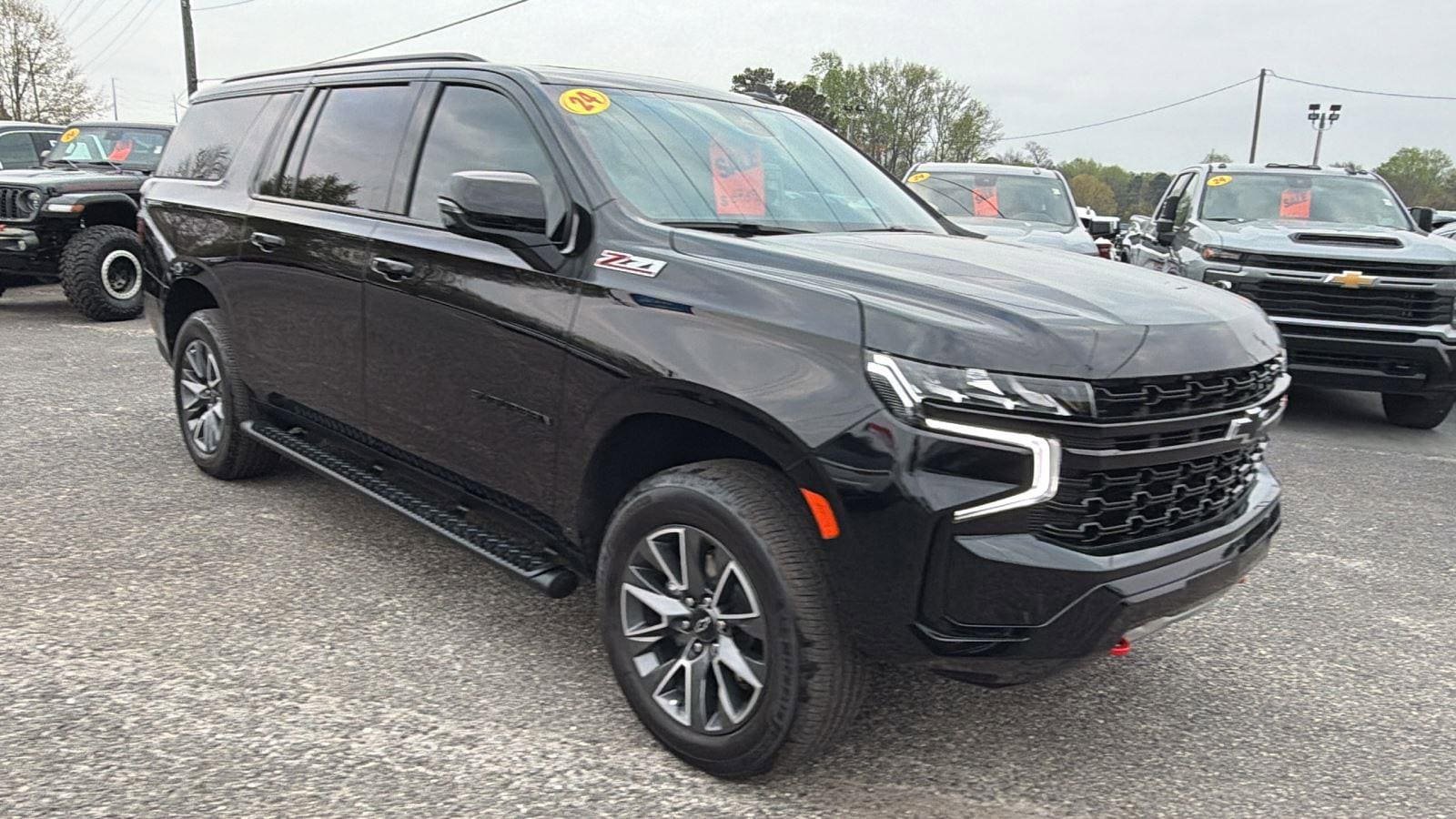 Used 2024 Chevrolet Suburban Z71 w/ Luxury Package AWD/4WD image 3