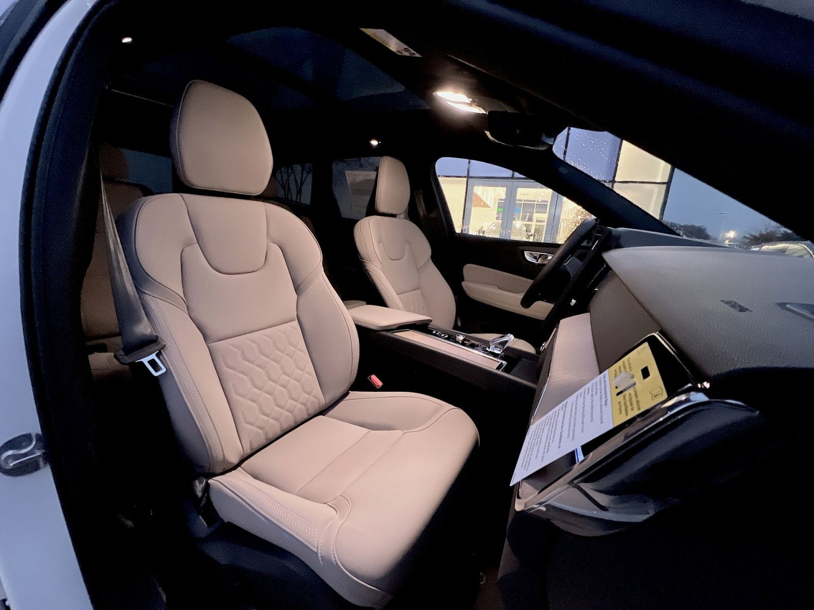 New 2026 Volvo XC60 B5 Plus w/ Protection Package Premier image 26