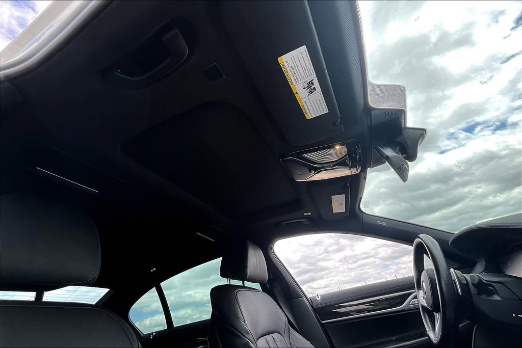 Used 2022 BMW 740i w/ M Sport Package image 20