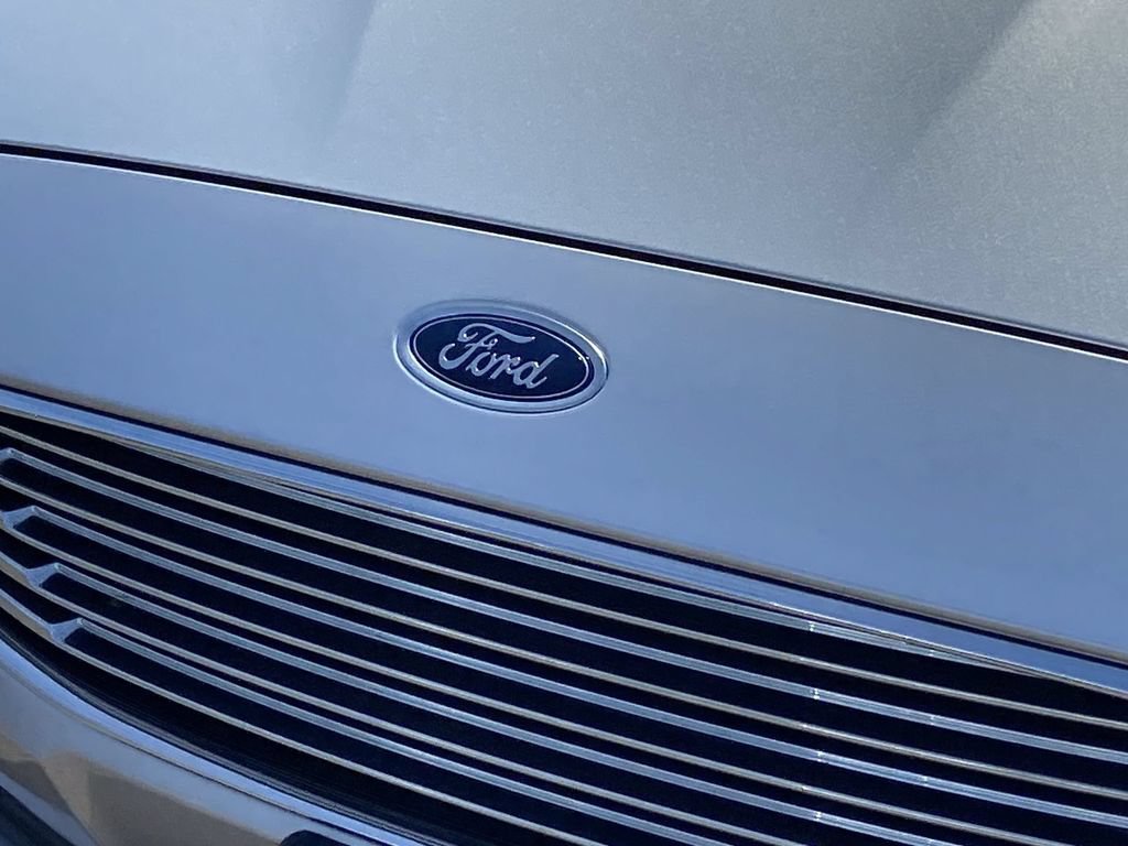 Used 2018 Ford Fusion SE w/ Equipment Group 201A FWD image 26